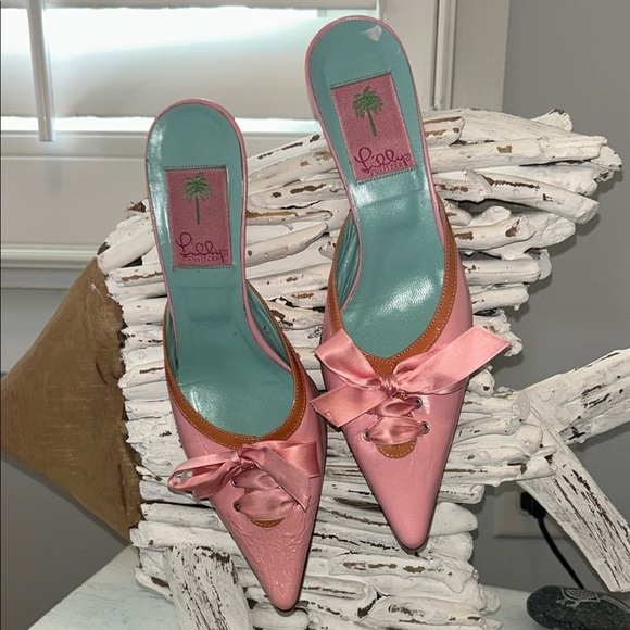 ⭐️Vintage Lilly Pulitzer Pink Kitten Heels with Bow Detail⭐️ - Picture 1 of 9